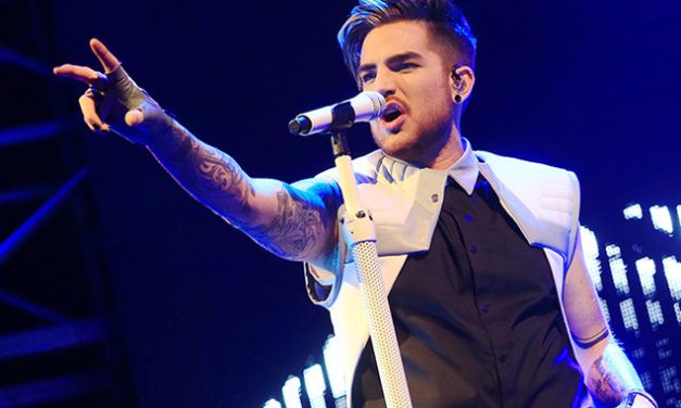Adam Lambert vuelve a »American Idol» y canta por primera vez »Welcome To The Show» (+Video)