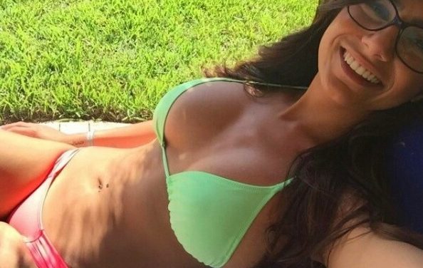 Mia Khalifa lo hace de nuevo, incendia Instagram en diminuto bikini (+Foto)