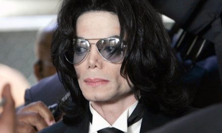 Sony adquiere los derechos del catálogo musical de Michael Jackson.