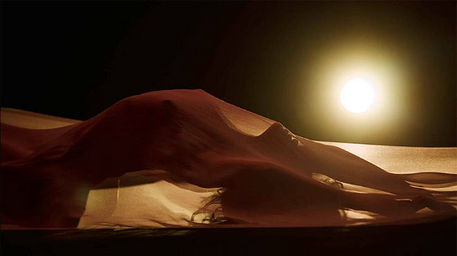Rihanna burla la censura de Instagram en un desnudo con transparencias (+Foto)