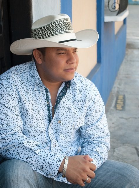 Alfredo Rodríguez conquista corazones con »Nací para quererte»
