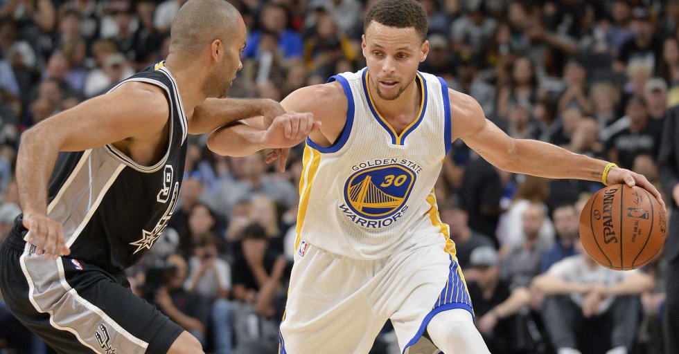 Golden State cortó el invicto a los Spurs y están a un paso de superar a los Bulls de Jordan