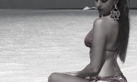 La Sexy basquetbolista Valentina Vignali, pierde su bikini en la playa (+Video)