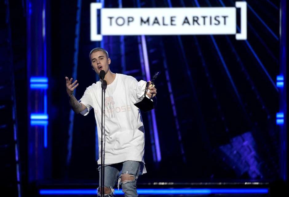 Justin Bieber gana mejor artista masculino en los Billboard