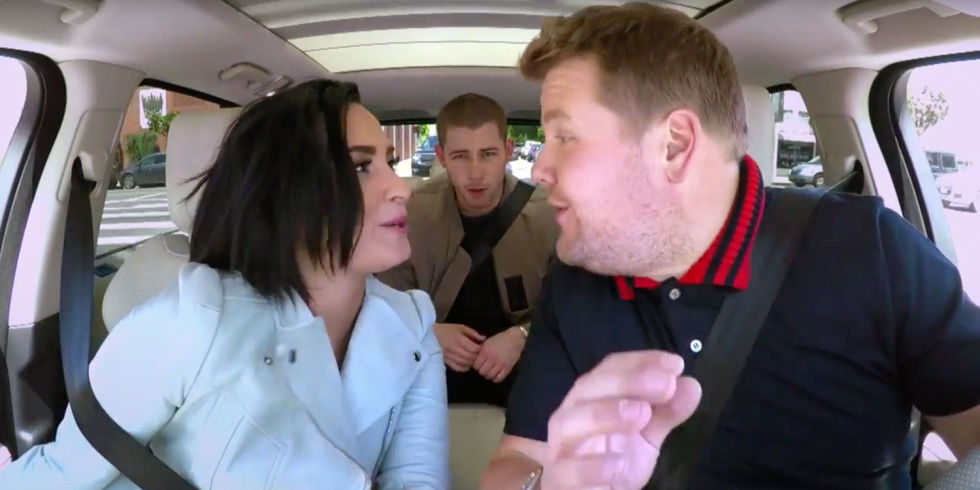Demi Lovato y Nick Jonas protagoniza espectacular trío en ‘Carpool Karaoke’ (+Video)
