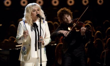 Kesha conmovió al público de los Billboard 2016 con tributo a Bob Dylan