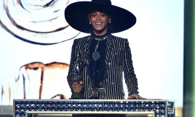 Beyoncé‬‬, la sorpresa de los CFDA Fashion Awards 2016