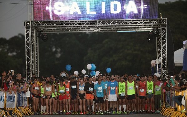 MAS DE 3 MIL ATLETAS PARTICIPARON EN LA CARRERA CLX NIGHT RUN EN VALENCIA