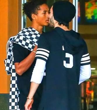 Captan al hijo de Will Smith besándose con su novio (+Foto)