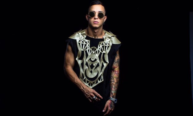 Sixto Rein ¡firmó con la disquera de Farruko! (+Fotos)
