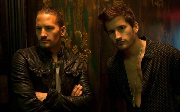 »VOY QUE QUEMO» ES EL NUEVO VIDEO DE MAU Y RICKY (@MauYRicky) (+Video)