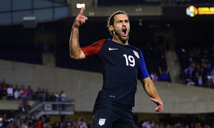 Estados Unidos revive con goleada de 4-0 sobre Costa Rica