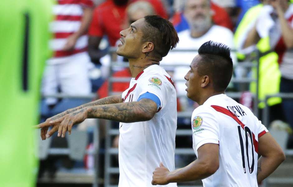 Perú supera a Haití en tenso debut de Copa América 2016