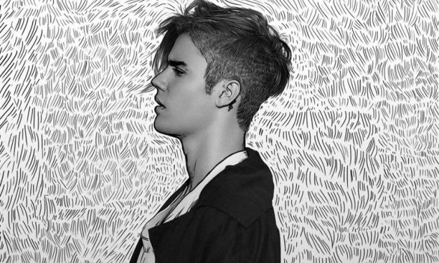 Justin Bieber se cayó del escenario durante concierto (+Video)