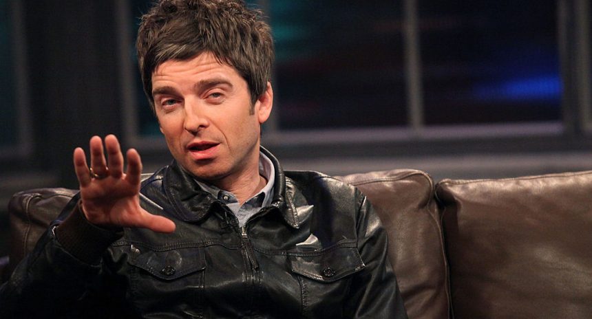 Noel Gallagher arremete contra Spotify y su hermano Liam