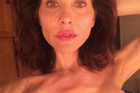 Con la imagen de su pecho, Lorena Meritano muestra cicatrices del cáncer de seno (+Foto)