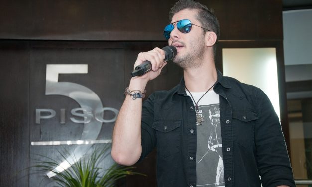 ARVELAIZ CANTARA EN EL TOLON FASHION MALL (+Fotos)