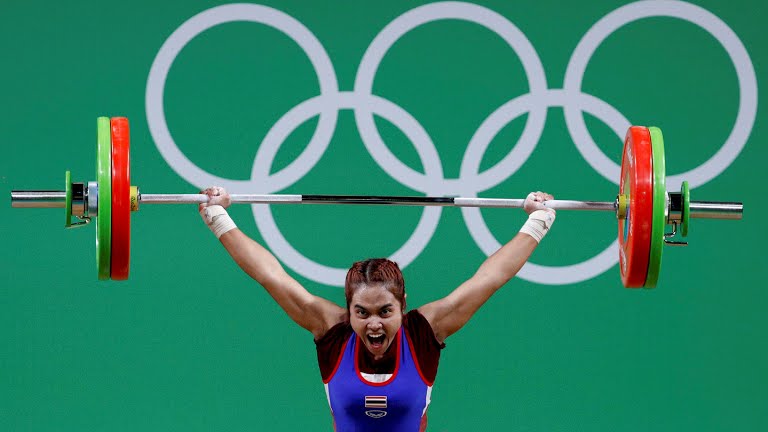 #Rio2016: La tailandesa Sopita Tanasan se cuelga el oro en 48 kilos de la halterofilia