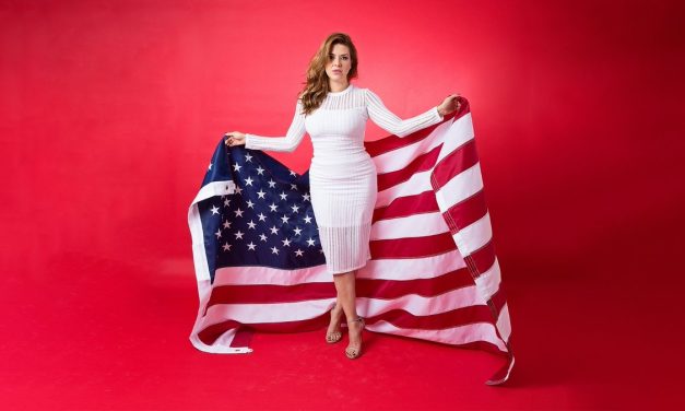 Alicia Machado se roba el debate presidencial por un instante