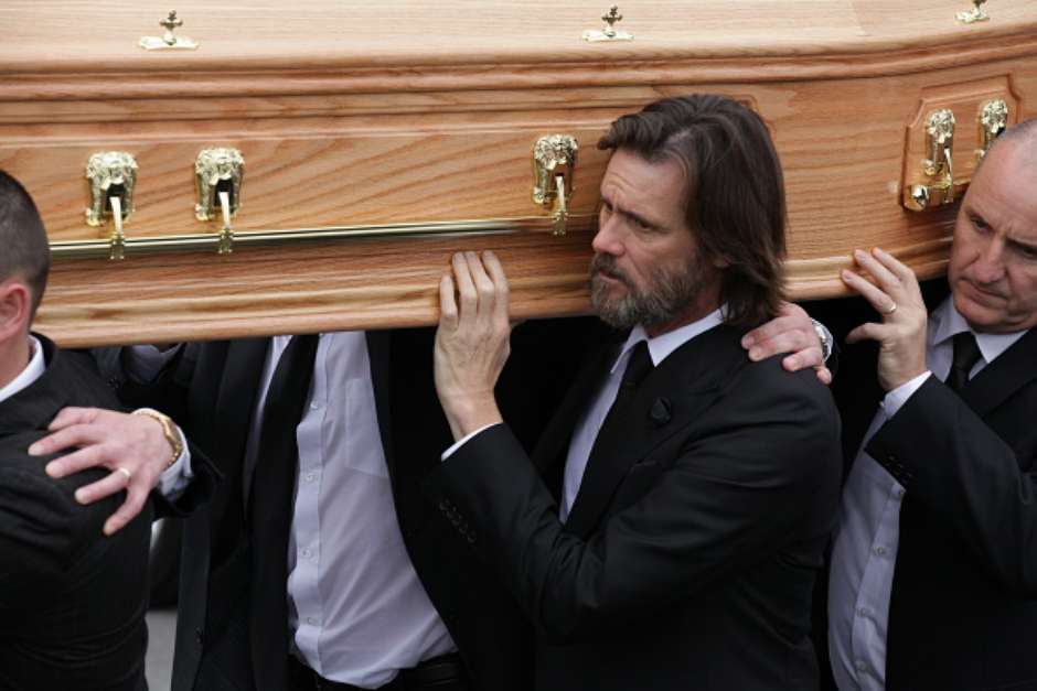 Demandan a Jim Carrey por facilitar el suicidio de su exnovia
