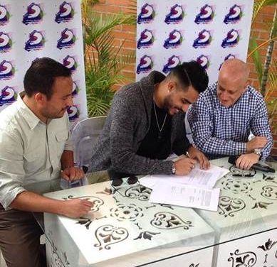 RONALD BORJAS FIRMA CON SONY MUSIC VENEZUELA