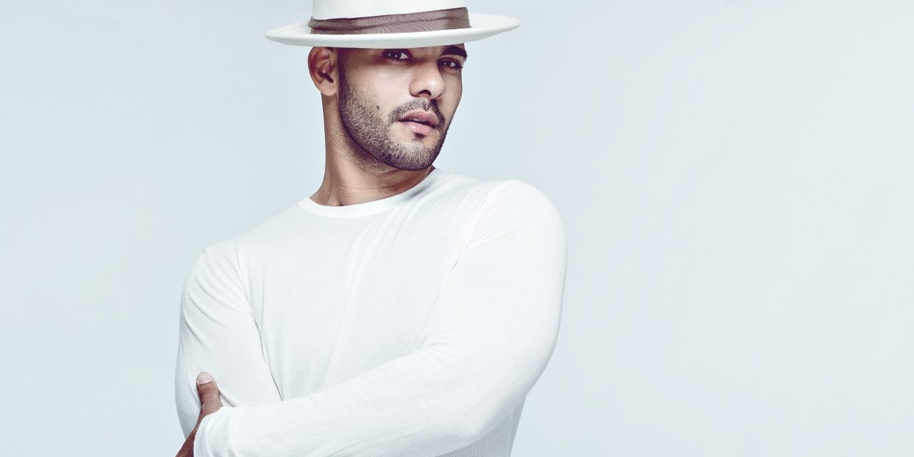 Gabriel invade con su música el escenario de »La Magia de ser Miss»