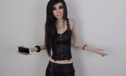 Acusan a YouTuber Eugenia Cooney, que pesa 27 kilos por inducir a la anorexia