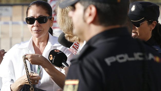Isabel Pantoja sale en libertad y regresa a la música