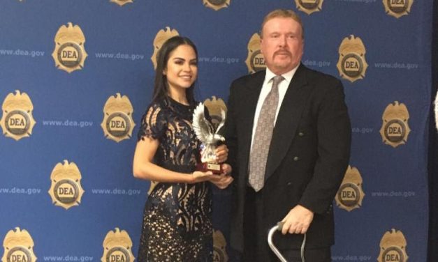 Natti Natasha es reconocida por la DEA en la ciudad de Nueva York en la celebración de la Herencia Hispana