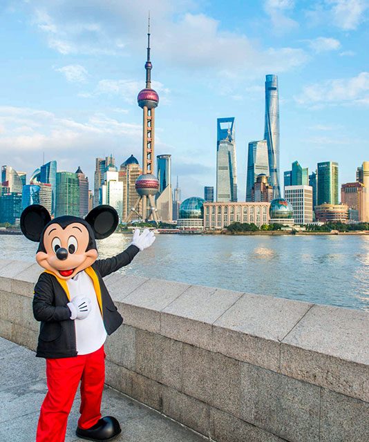 MAÑANA VIERNES MICKEY MOUSE CELEBRA SU CUMPLEAÑOS y estrena »What we got», su nuevo video musical