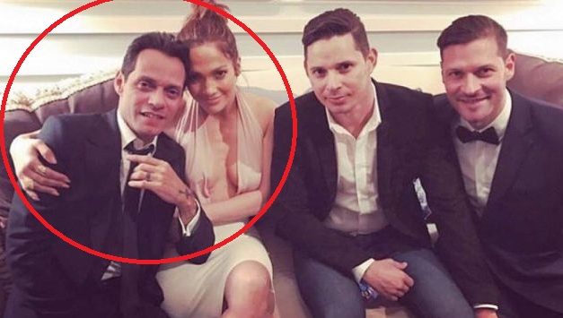 #LatinGRAMMY ¿Huele a reconciliación? JLo celebró con Marc Anthony su premio