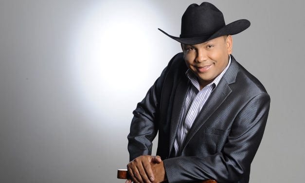 OMAR LABRADOR ESTÁ  DE VUELTA »CON LA FRENTE EN ALTO»