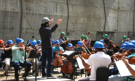 Gustavo Dudamel llevó música a la construcción del Centro de Formación Docente de El Sistema