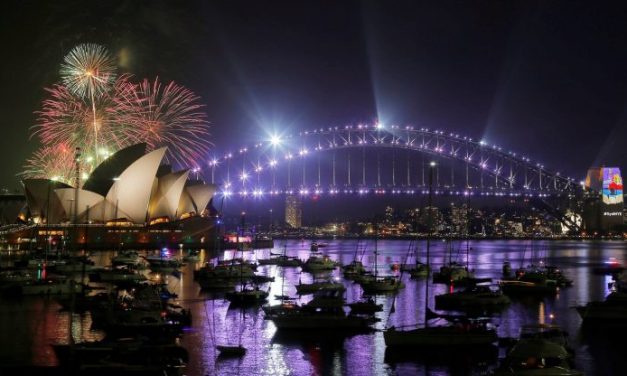 #FelizAñoNuevo Más de un millón de personas despidió el 2016 en el Harbour Bridge de Sídney (+Fotos)