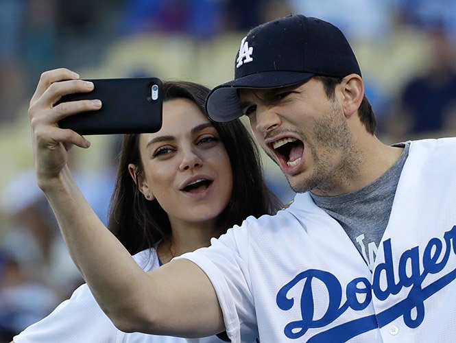 Mila Kunis y Ashton Kutcher dan la bienvenida a su segundo hijo