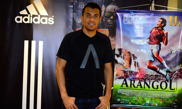 Fanáticos compartieron con Juan Arango para celebrar su película »Arangol» (+Fotos)