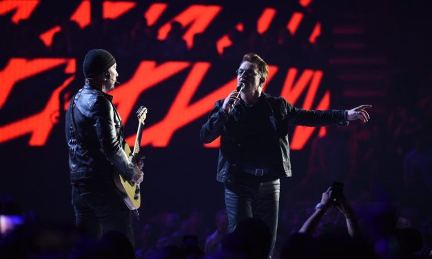 U2 cuenta que retrasó el lanzamiento de su disco por Donald Trump