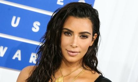 Kim Kardashian vuelve a Twitter y comparte emotivo video de su familia