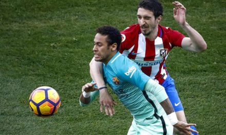 El Barcelona se impone al Atlético con los goles de Rafinha y Messi