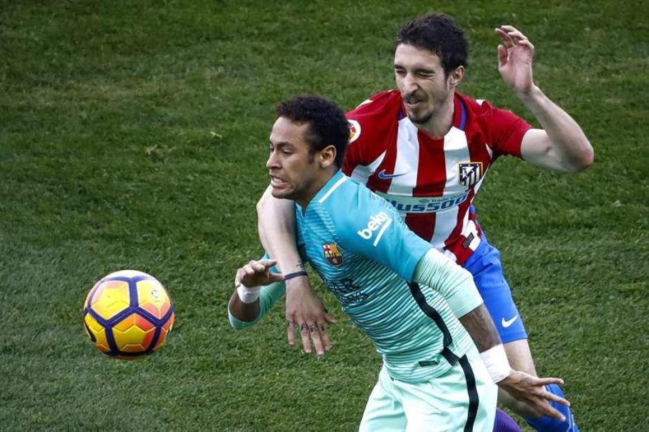 El Barcelona se impone al Atlético con los goles de Rafinha y Messi