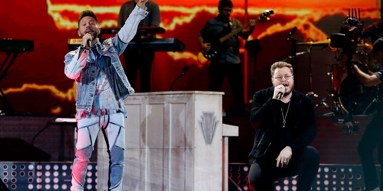 Sin Bandera llena de romanticismo la segunda noche del Festival Viña del Mar 2017 (+Fotos)