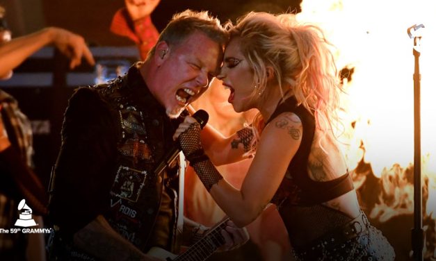 Micrófono protagoniza accidentada actuación de Lady Gaga y Metallica (+Video)