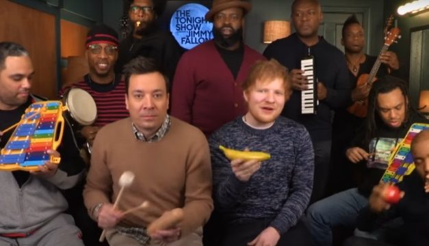 Ed Sheeran y Jimmy Fallon hacen una divertida versión de ‘Shape of You’ (+Video Classroom Instruments)
