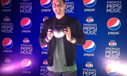 Víctor Muñoz Gana Vídeo Y Tema Pop Latino del Año en Los Premios Pepsi Music 2016 por »Te Quiero Bonito»
