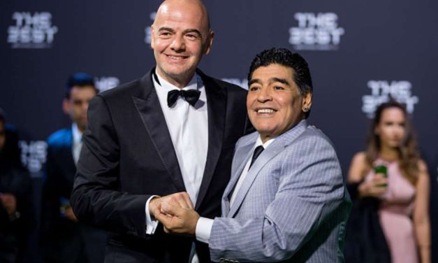 Maradona anunció su desembarco oficial a la FIFA