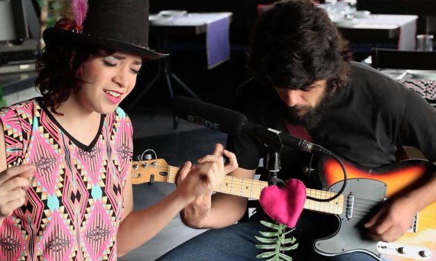 Laura Guevara se clava ‘El Puñal’… El tercer vídeo del ciclo del mes del amor (+Video)