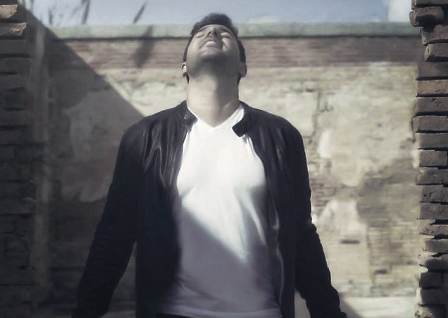 Víctor Guédez estrena vídeo y sencillo »Bajo el mismo cielo» (+Video)
