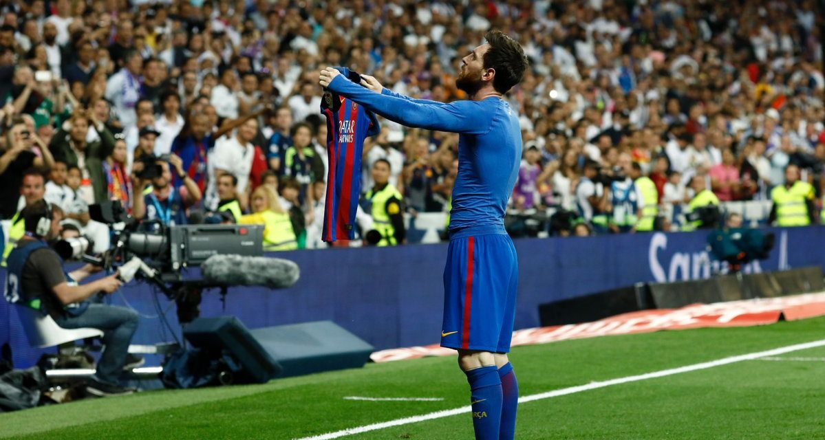 Messi marca en el último segundo y mete al Barça en la pelea por la Liga
