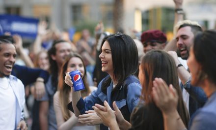 Pepsi retira polémico comercial que protagoniza Kendall Jenner (+Video)
