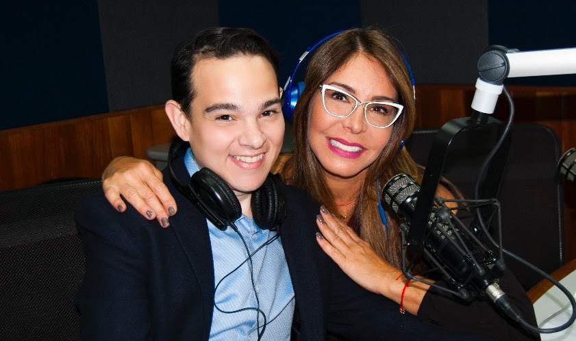 Alejandro Tremola impone glamour en su regreso a la radio